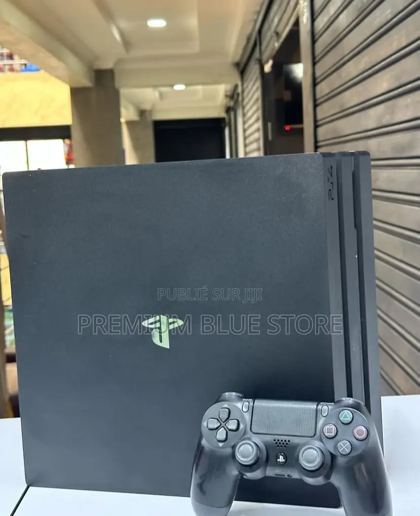 Offre Spécial : Ps4 Quasiment Neuf Avec Fifa 20 Une Manette