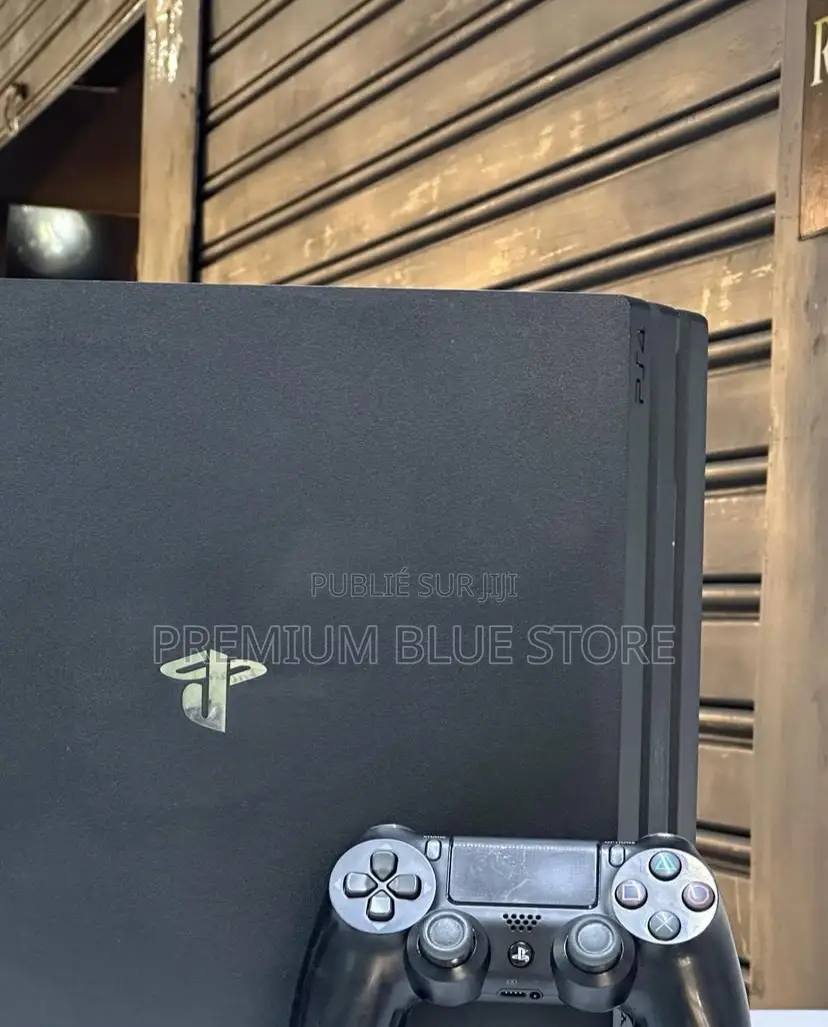 Offre Spécial : Ps4 Quasiment Neuf Avec Fifa 20 Une Manette