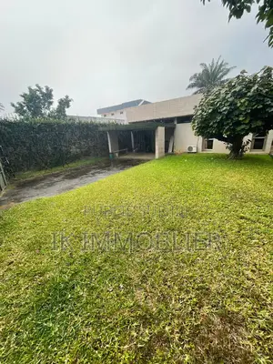 4chbre Villa dans Cocody à Vendre