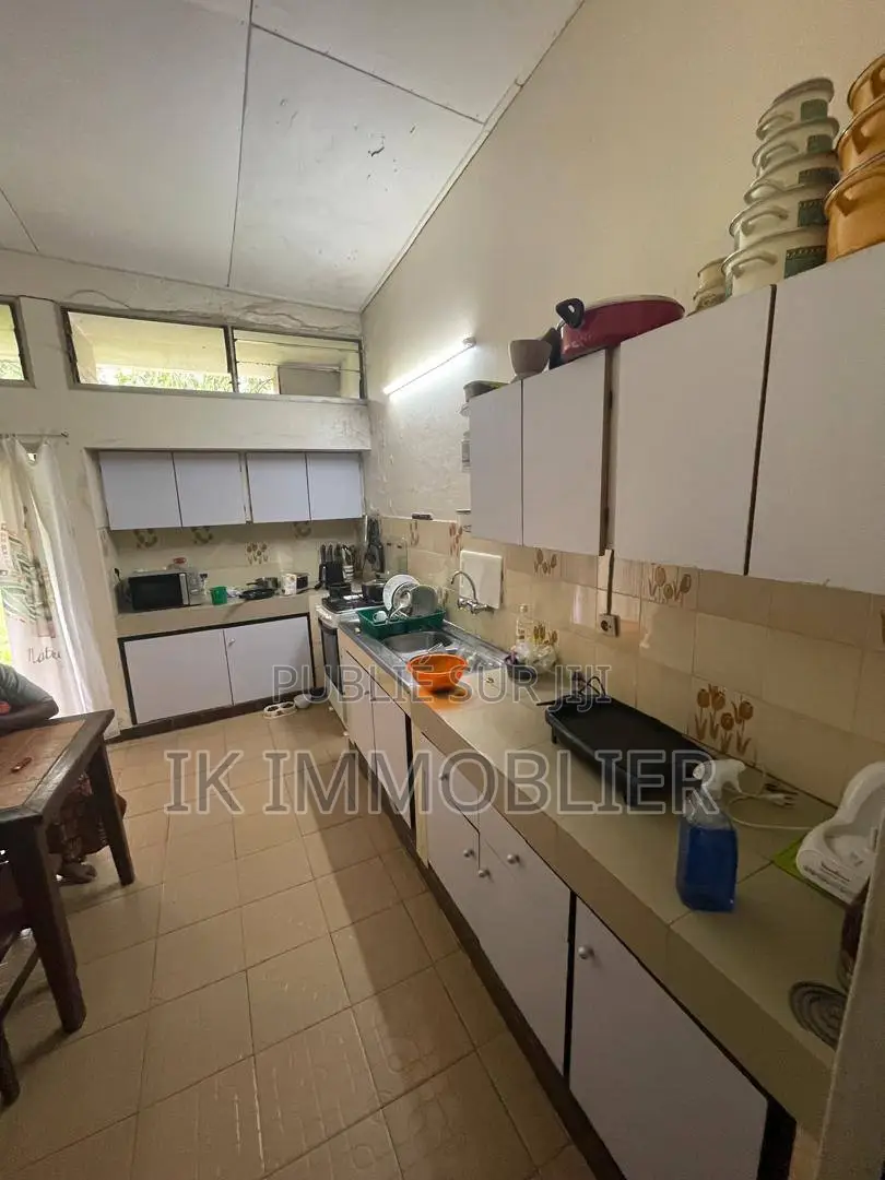 4chbre Villa dans Cocody à Vendre