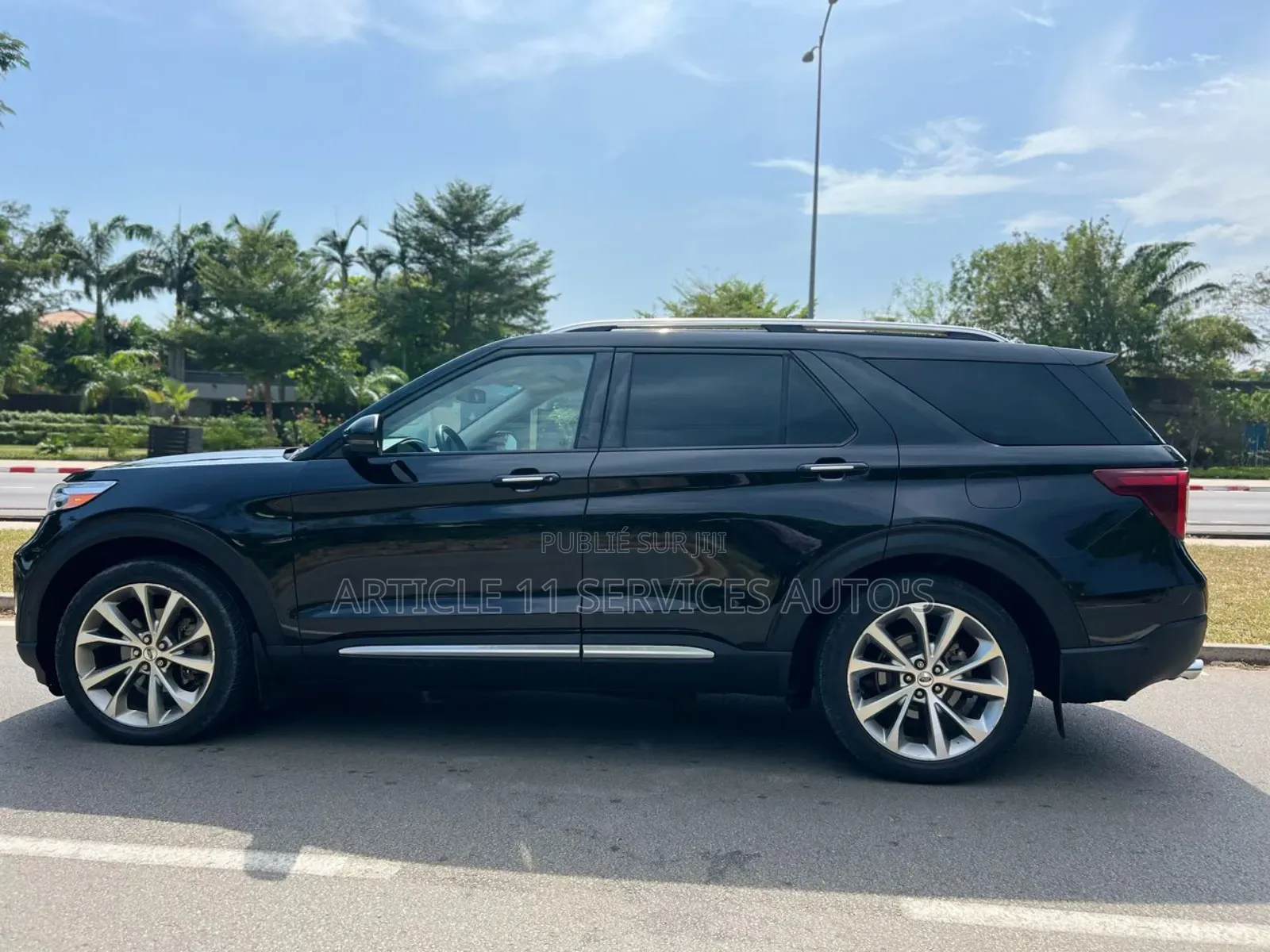 Ford Explorer Platinum 2021 Gris