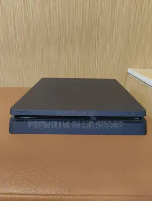 Ps4 Slim 1 Tera Quasi Neuf Avec Son Carton