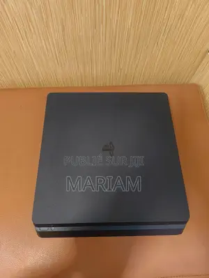 Ps4 Slim 1 Tera Quasi Neuf Avec Son Carton