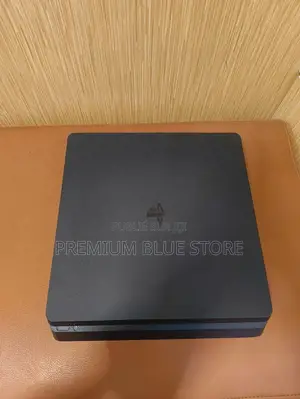 Ps4 Slim 1 Tera Quasi Neuf Avec Son Carton