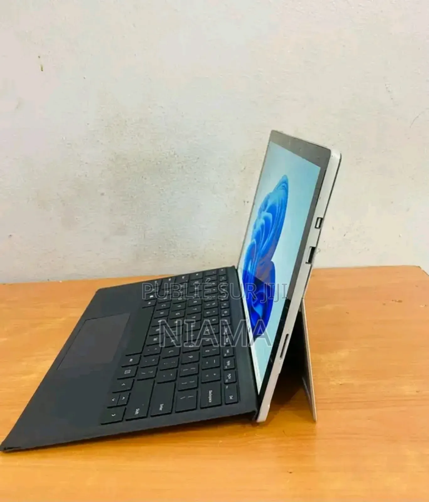 New Microsoft Surface Pro 5 16GB Intel Core I7 SSD 512GB