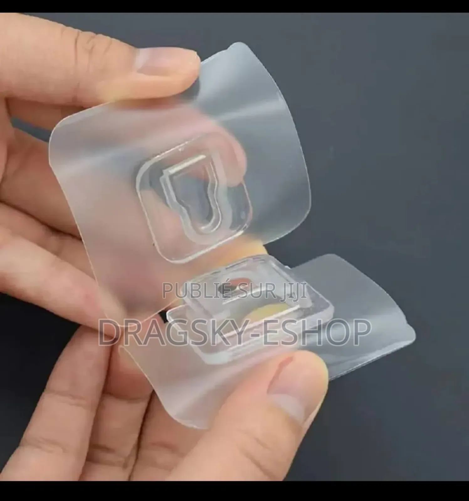 *Crochets Muraux Auto-Adhésifs en Plastique*