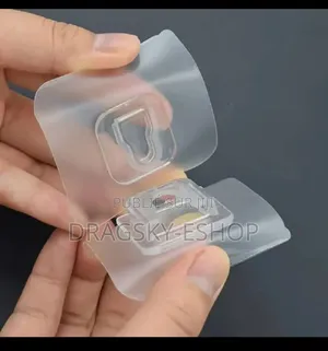 *Crochets Muraux Auto-Adhésifs en Plastique*