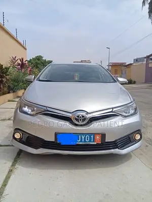Photo - Toyota Auris 2023 Blanc cassé