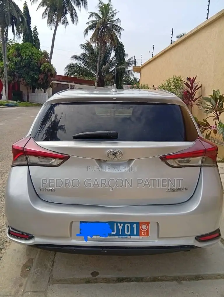 Toyota Auris 2023 Blanc cassé