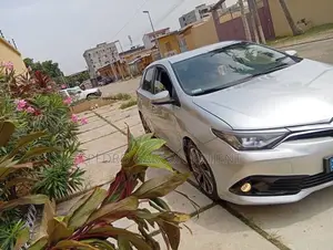 Toyota Auris 2023 Blanc cassé