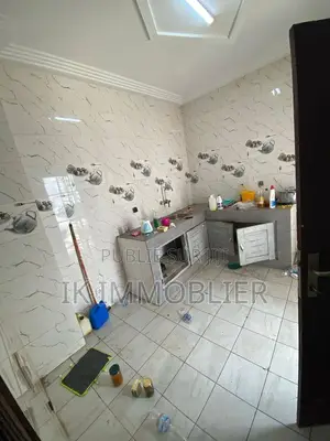 6chbre Duplex dans Grand-Bassam à Louer