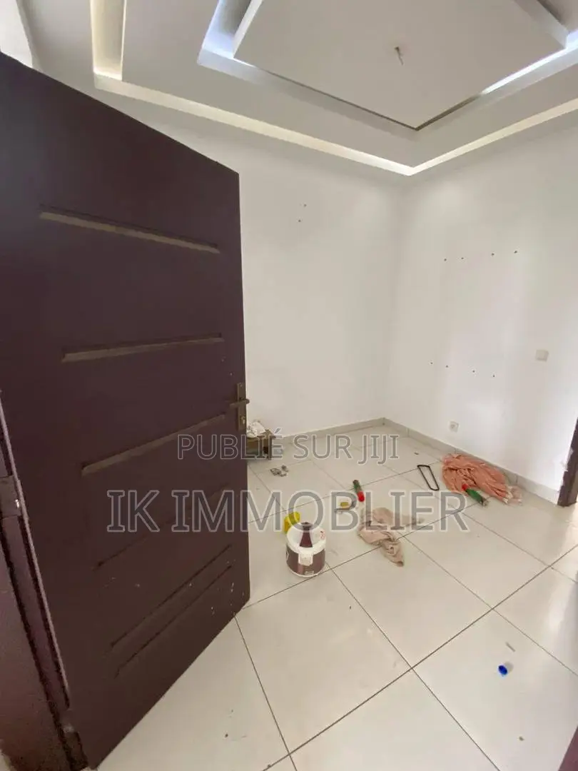 6chbre Duplex dans Grand-Bassam à Louer
