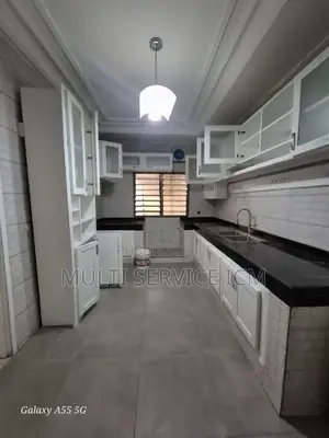 Furnished 7chbre Duplex dans Ismaël Coulibaly, Cocody à Louer