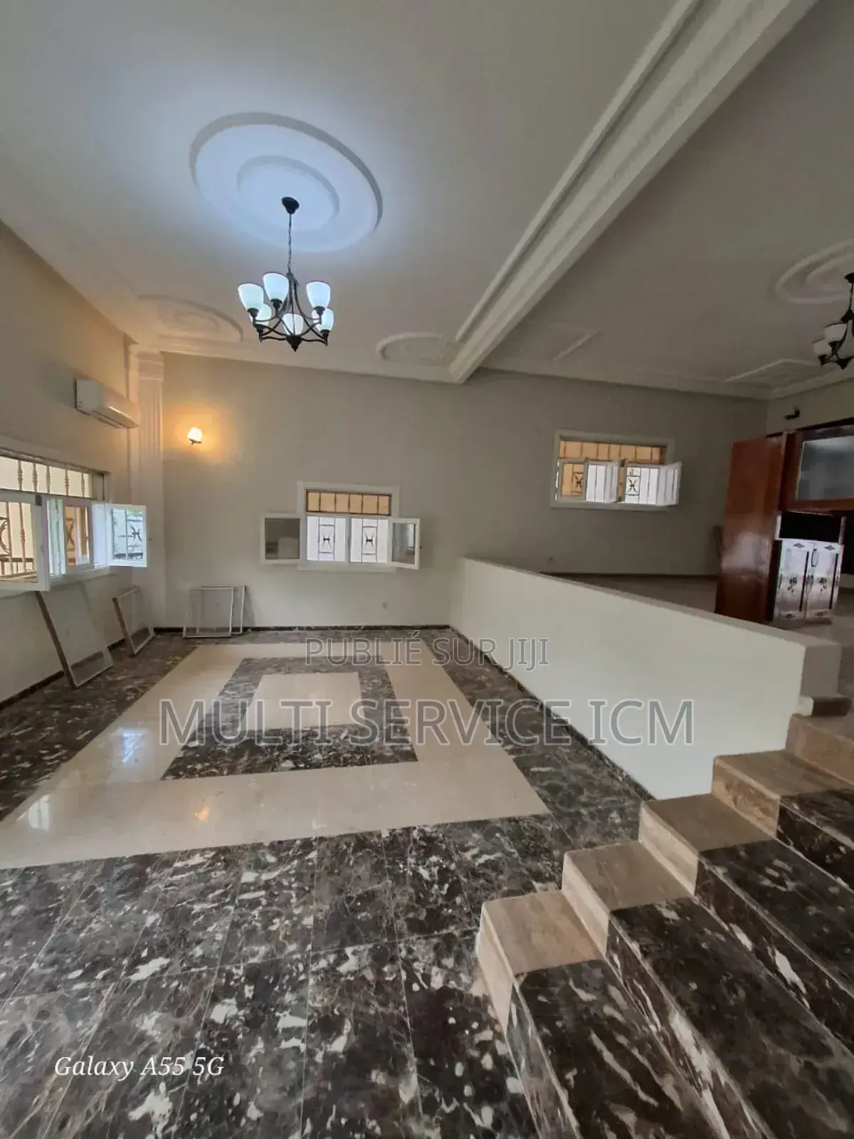 Furnished 7chbre Duplex dans Ismaël Coulibaly, Cocody à Louer