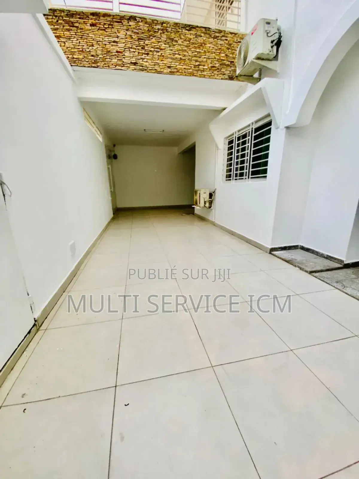 9chbre Duplex dans Coulibaly Ismael, Cocody à Vendre