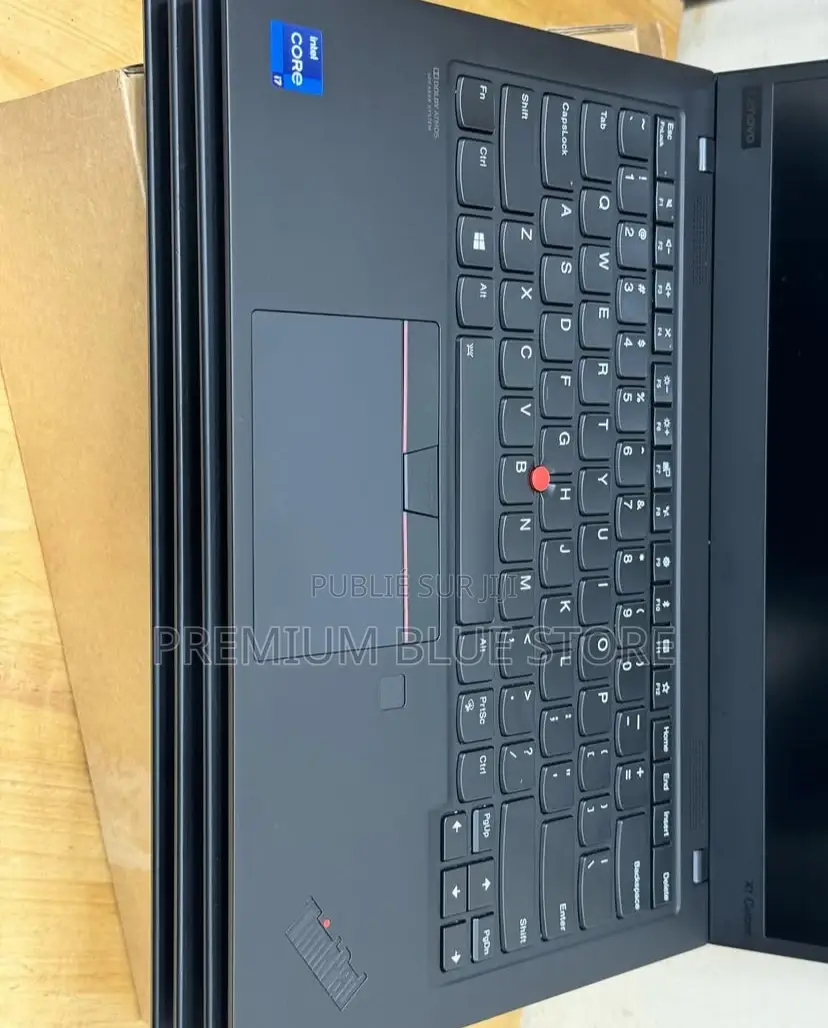 Neuf Lenovo ThinkPad X1 Carbon 8GB Intel Core I5 SSD 256GB