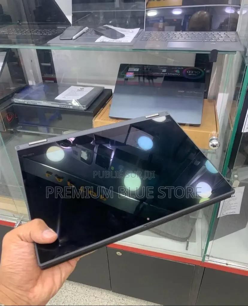Neuf Lenovo ThinkPad X390 Yoga 8GB Intel Core I5 SSD 256GB