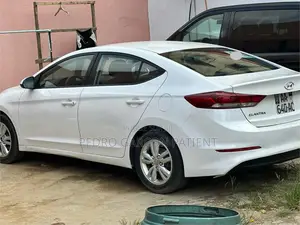Hyundai Elantra 2018 Blanc