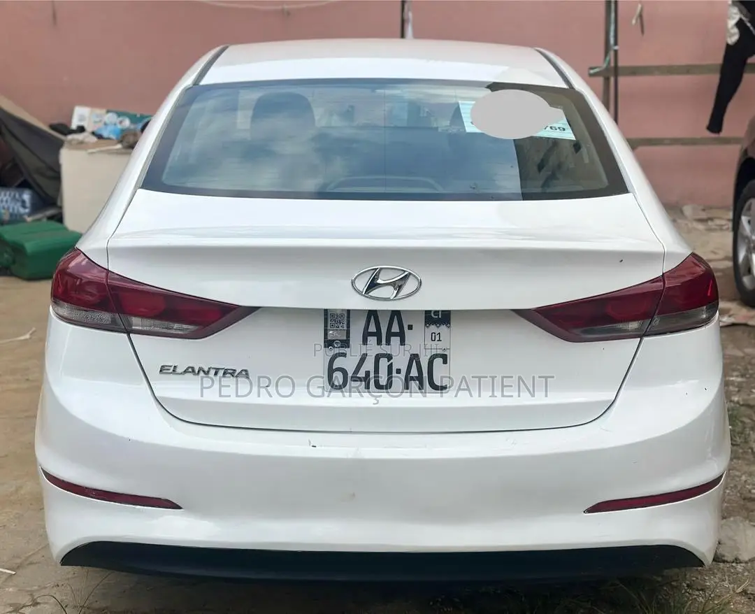 Hyundai Elantra 2018 Blanc