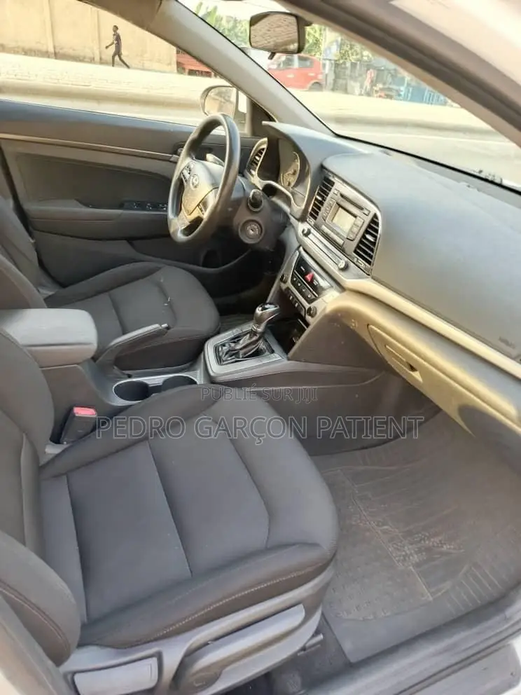 Hyundai Elantra 2018 Blanc