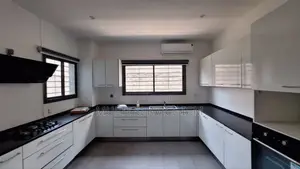 Furnished 7chbre Maison de ville / Terrasse à Louer