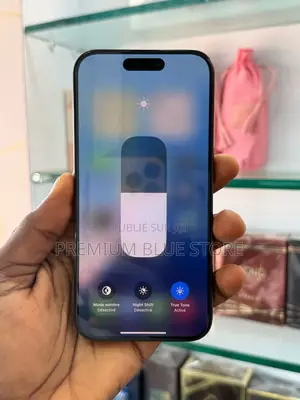 Neuf Apple iPhone 15 Pro 256 GB Autre