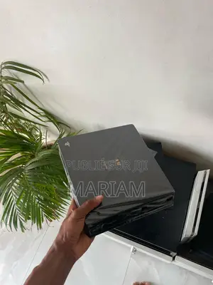 Photo - Offre Spéciale : Ps4 Slim 1terra 10 Jeux Et Une Manette