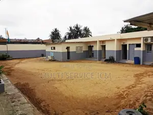 7chbre Maison dans Ismael Coulibaly, Cocody à Vendre