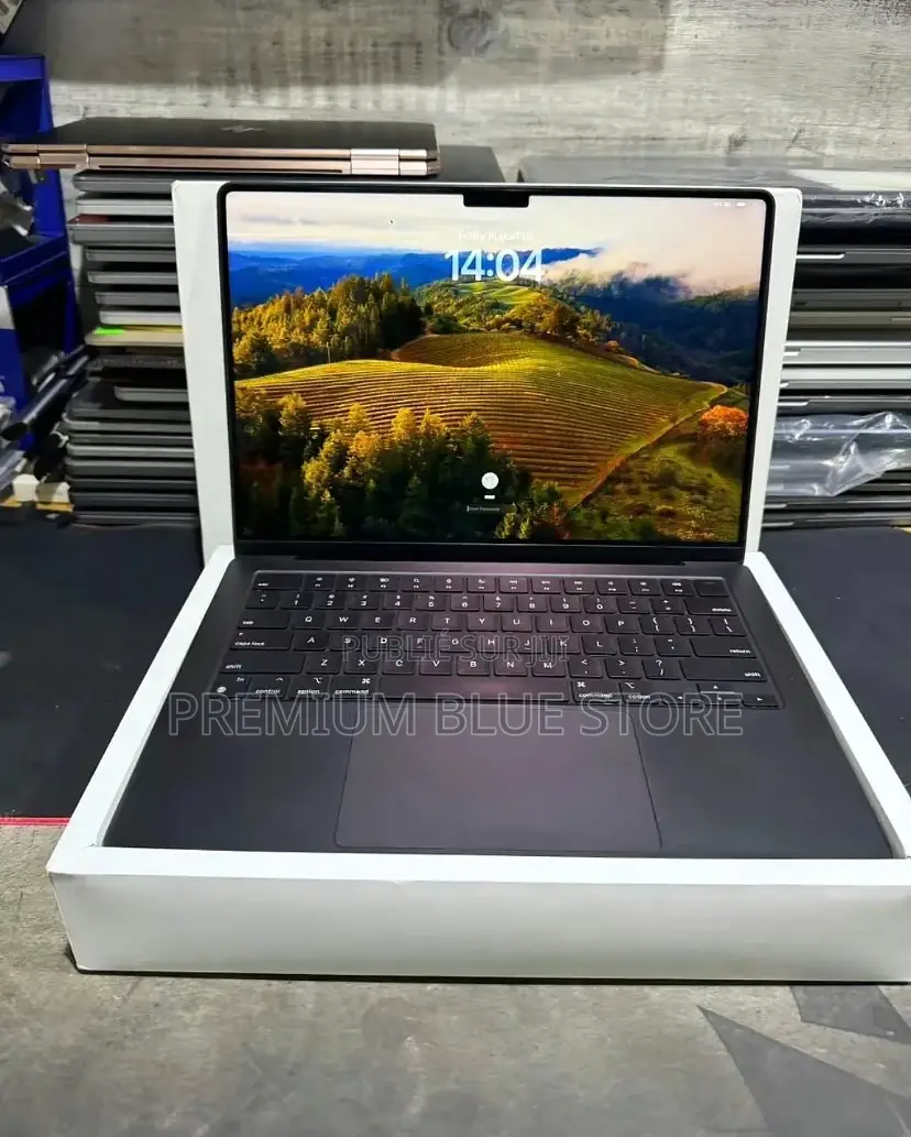 Neuf Apple MacBook Pro 2023 M3 14-Inch 8GB Apple M3 Max SSD 256GB