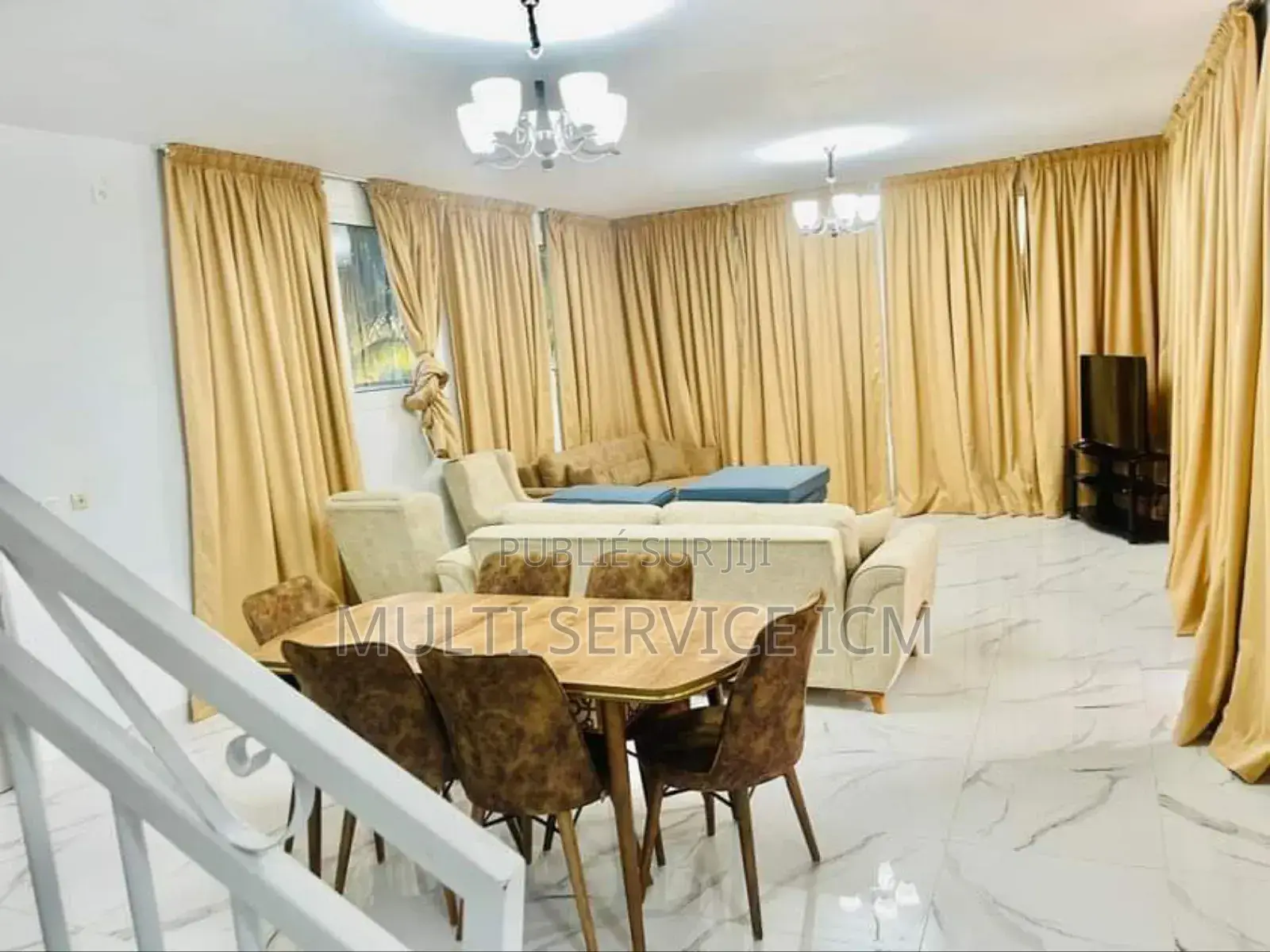 Furnished 10chbre Maison dans Ismael Coulibaly, Cocody à Vendre