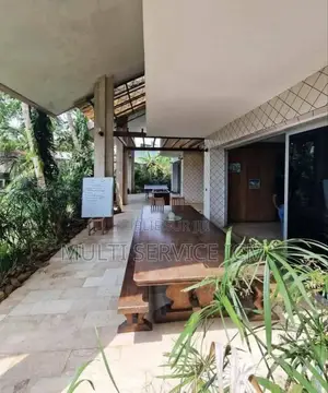 Furnished 8chbre Maison dans Ismael Coulibaly, Cocody à Vendre