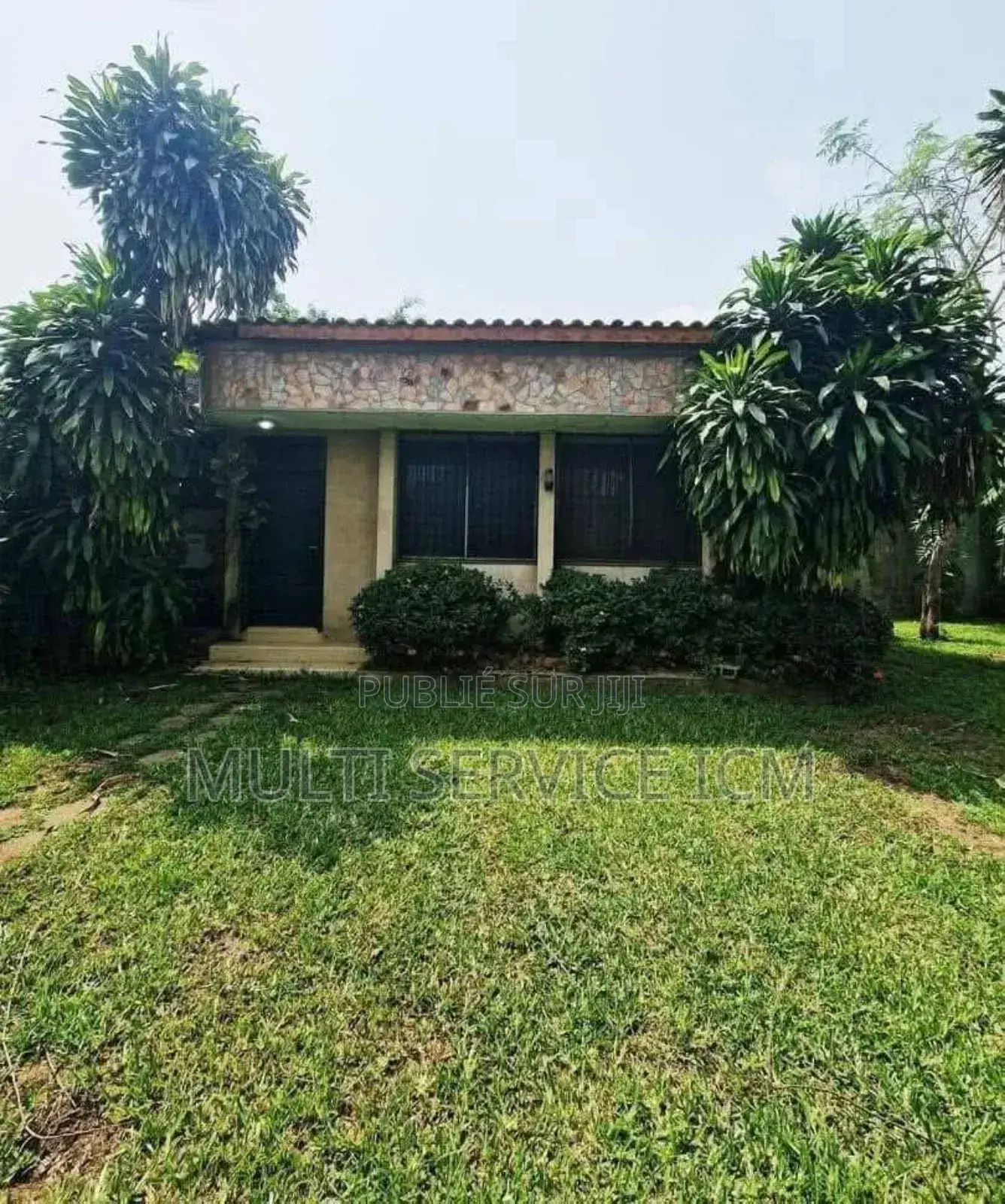 Furnished 8chbre Maison dans Ismael Coulibaly, Cocody à Vendre