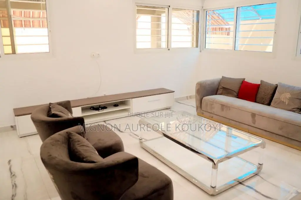6chbre Duplex dans Superbe Villa Duplex, Cocody à Vendre