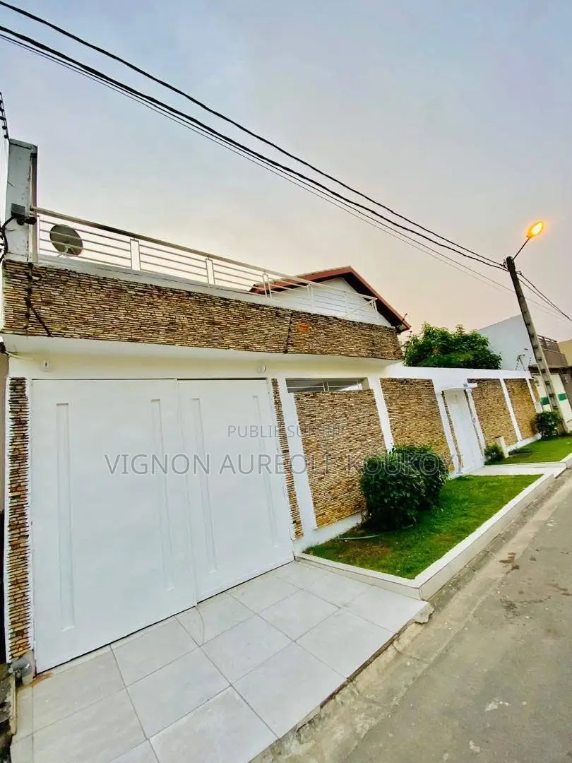 4chbre Duplex dans Villes Duplex 5P +, Cocody à Vendre