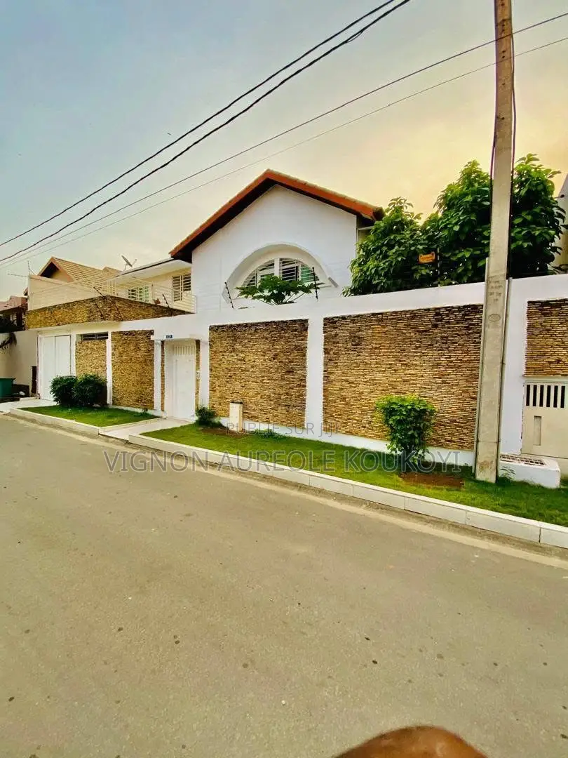 4chbre Duplex dans Villes Duplex 5P +, Cocody à Vendre