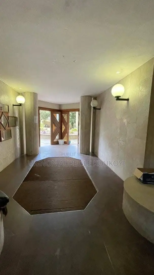 1chbre Appartement dans Bel Appartement 2, Cocody à Vendre