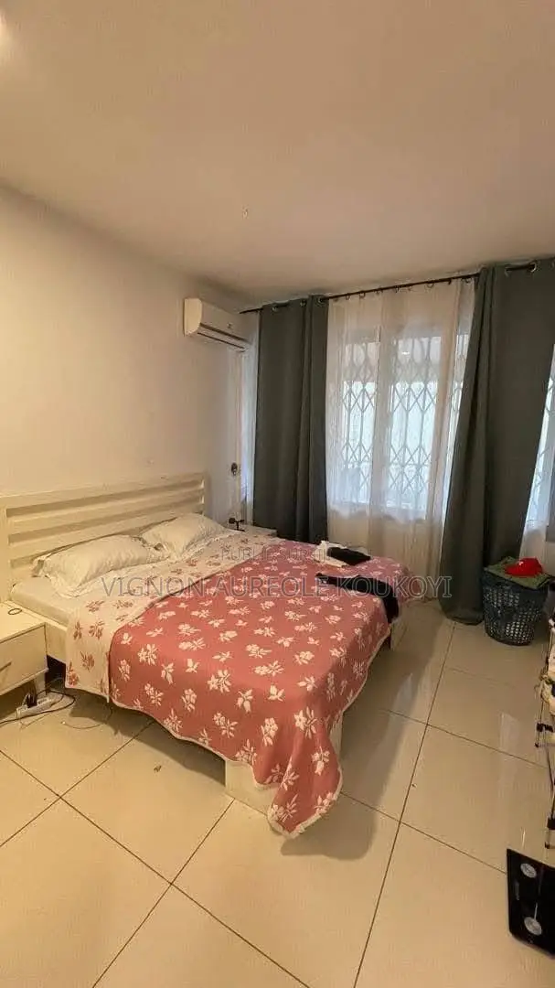 1chbre Appartement dans Bel Appartement 2, Cocody à Vendre