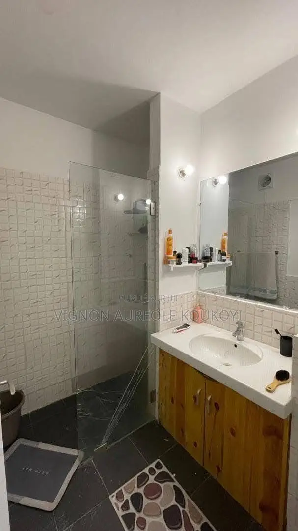 1chbre Appartement dans Bel Appartement 2, Cocody à Vendre