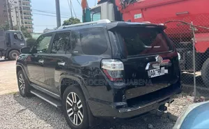 Photo - Toyota 4-Runner Limited 2020 Noir