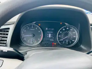 Photo - Hyundai Elantra 2018 Rouge