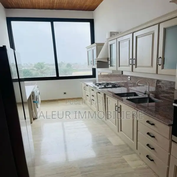 Furnished 3chbre Blocs d'appartements à Louer