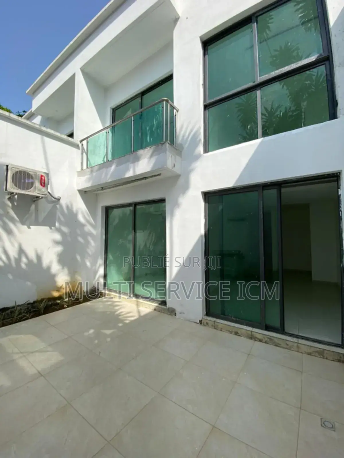 7chbre Duplex dans Ismaël Coulibaly, Cocody à Louer