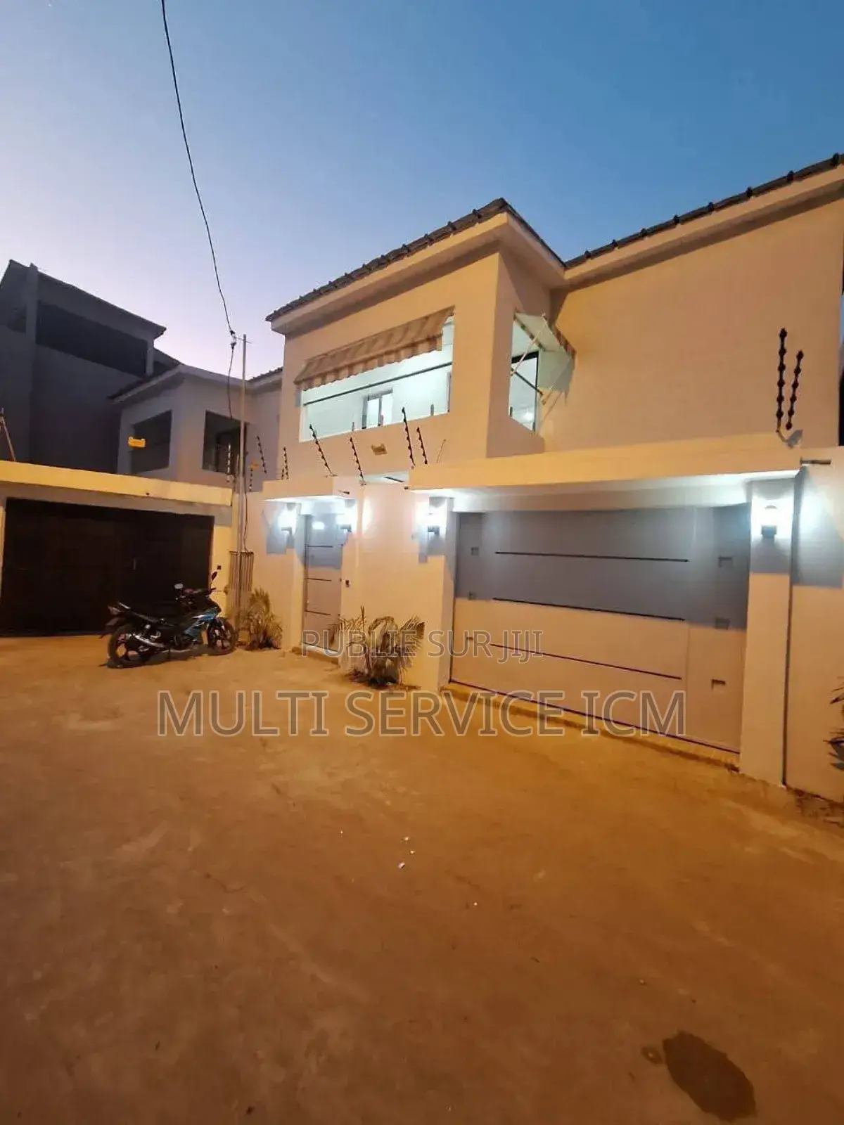 5chbre Duplex dans Ismael Coulibaly, Cocody à Louer