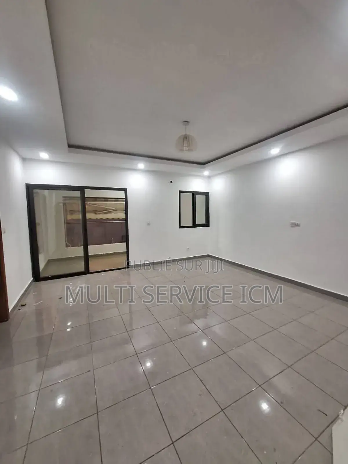 5chbre Duplex dans Ismael Coulibaly, Cocody à Louer