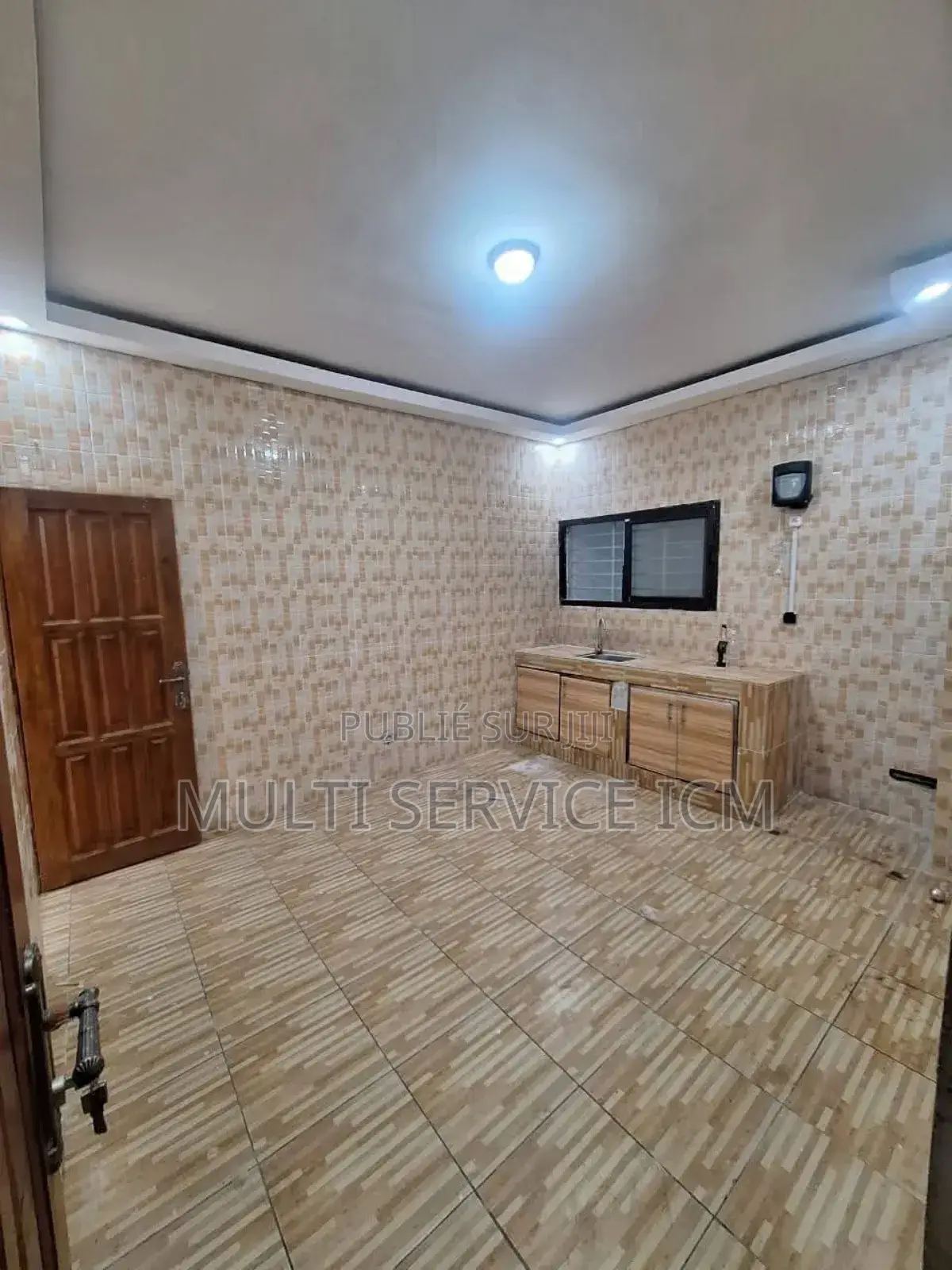 5chbre Duplex dans Ismael Coulibaly, Cocody à Louer