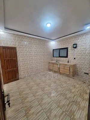 5chbre Duplex dans Ismael Coulibaly, Cocody à Louer