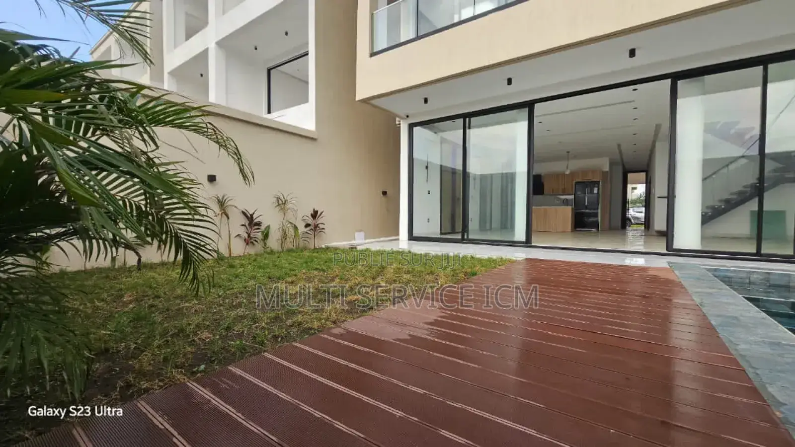 3chbre Duplex dans Cocody à Vendre