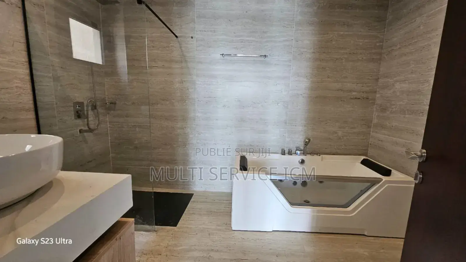 3chbre Duplex dans Cocody à Vendre