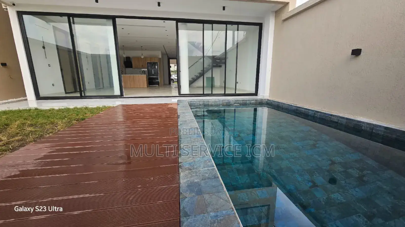 3chbre Duplex dans Cocody à Vendre