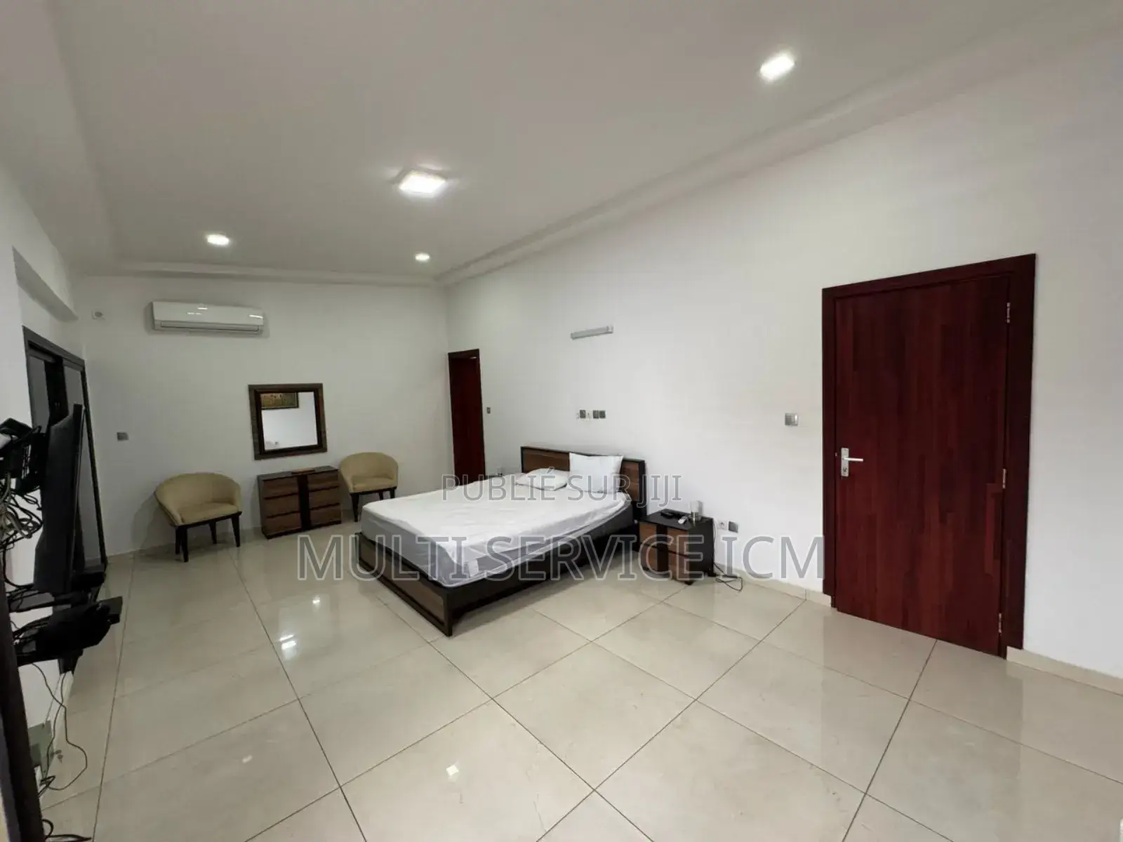 Furnished 2chbre Chalet dans Cocody à Louer